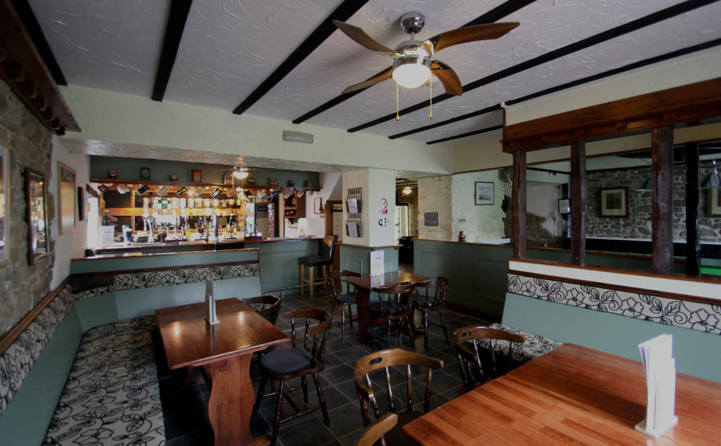 Emlyn Arms Bed & Breakfast Llanarthney Dış mekan fotoğraf