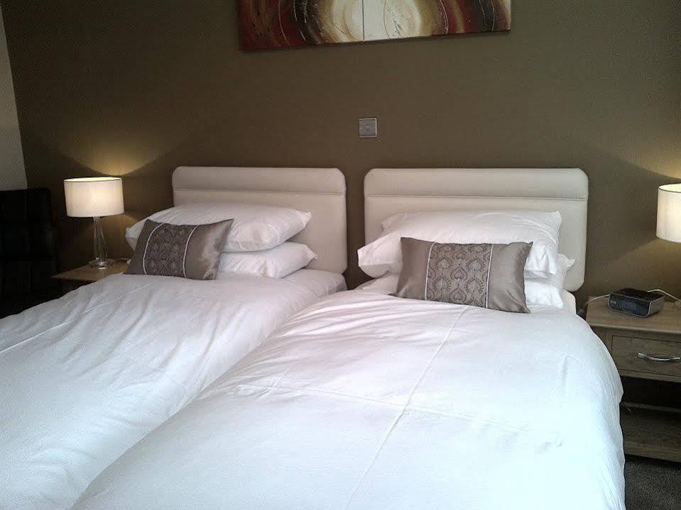 Emlyn Arms Bed & Breakfast Llanarthney Dış mekan fotoğraf
